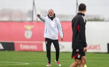 Imagem ilustrativa da imagem Benfica anuncia saída de Mourinho para o Real Madrid por quantia milionária