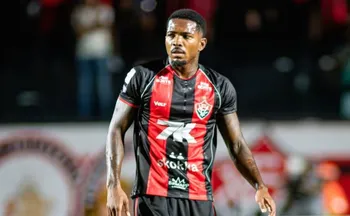 Imagem ilustrativa da imagem Cacá será adquirido pelo Vitória e não volta ao Corinthians