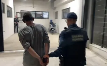 Imagem ilustrativa da imagem Condenado a 14 anos de pena, foragido da Justiça é preso na Praça do Papa