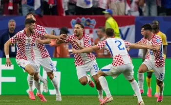 Imagem ilustrativa da imagem Croácia vence Gana, avança em segundo e evita possível duelo com o Brasil na Copa