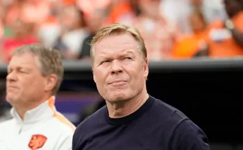 Imagem ilustrativa da imagem Koeman deixa comando da Holanda e cita drama pessoal