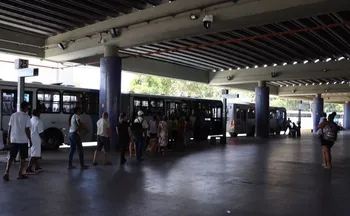 Imagem ilustrativa da imagem Linha 806 ganha novos itinerários no Contorno da Serra; entenda mudança