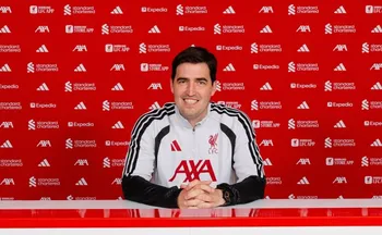 Imagem ilustrativa da imagem Liverpool anuncia Andoni Iraola como novo técnico após demissão de Arne Slot
