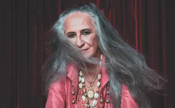 Imagem ilustrativa da imagem Maria Bethânia em grandes versões