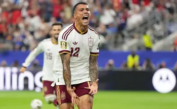 Imagem ilustrativa da imagem Melhor da semi, Pedro Porro destaca jogo perfeito da Espanha