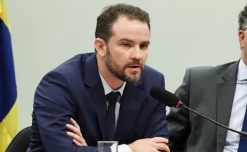 Imagem ilustrativa da imagem Ministro da Fazenda chama Milei de palhaço e rebate críticas sobre economia do país