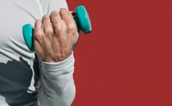Imagem ilustrativa da imagem Musculação reverte sinais de envelhecimento cardíaco em idosas, aponta estudo