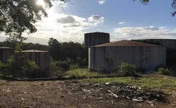 Imagem ilustrativa da imagem Prefeitura notifica empresa sobre tanques em Vila Velha