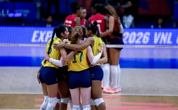 Imagem ilustrativa da imagem Seleção feminina de vôlei sofre no início, mas vence República Dominicana