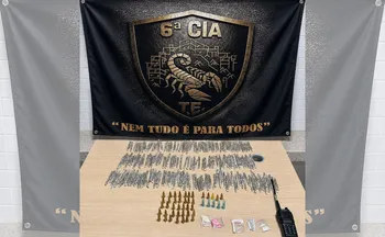 Imagem ilustrativa da imagem Suspeito de 25 anos é preso com 196 buchas de maconha e outras drogas em Vitória