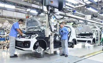 Imagem ilustrativa da imagem Volkswagen avalia demitir 100 mil funcionários e fechar 4 fábricas na Alemanha