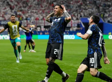 Imagem ilustrativa da imagem Argentina consegue virada épica e disputará 2ª final seguida de Copa