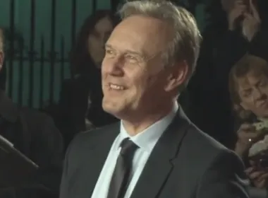 Imagem ilustrativa da imagem Ator Anthony Head, de 'Buffy' e 'Ted Lasso', morre aos 72 anos