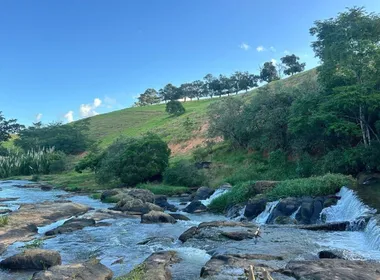 Imagem ilustrativa da imagem Cachoeira do Jarrão, Pesqueiro do Jefinho e Espaço Agazeh: o que conhecer em Fundão