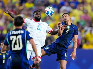 Imagem ilustrativa da imagem Casemiro destaca 'jogo perfeito' da seleção brasileira na Copa
