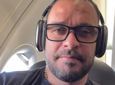 Imagem ilustrativa da imagem Diogo Nogueira adia show após infecção viral afetar cordas vocais