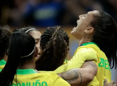 Imagem ilustrativa da imagem Em virada relâmpago, seleção brasileira feminina vence Estados Unidos