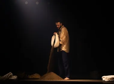 Imagem ilustrativa da imagem Espetáculo “Suspender o Céu” estreia em Vitória com reflexão sobre exaustão