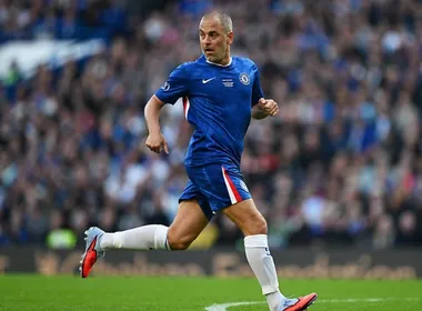 Imagem ilustrativa da imagem Ex-Chelsea, Joe Cole provoca Messi antes da semifinal contra Argentina