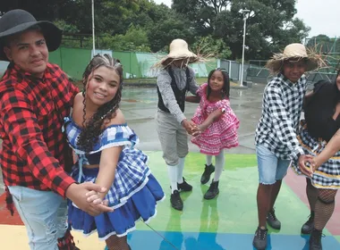 Imagem ilustrativa da imagem Festa junina: bairros da Grande Vitória mantêm a tradição dos antigos arraiás