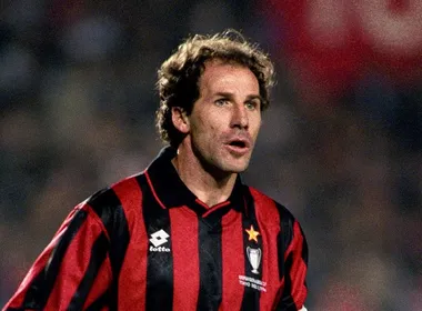 Imagem ilustrativa da imagem Franco Baresi, ídolo do Milan e da Itália, morre aos 66 anos
