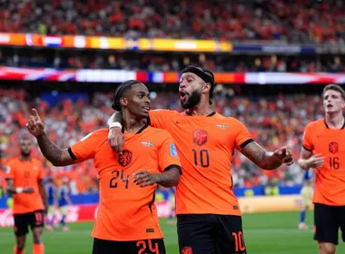 Imagem ilustrativa da imagem Holanda goleia a Suécia e quebra recorde histórico do Brasil em Copas do Mundo