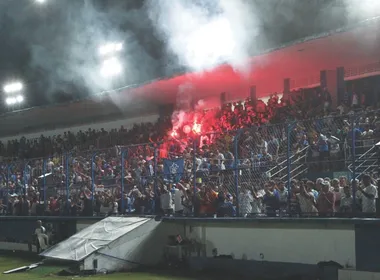 Imagem ilustrativa da imagem Ingresso gratuito para as primeiras 200 mulheres em jogo o Vitória pela Série D