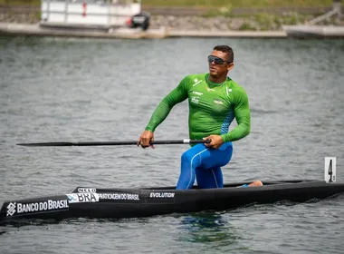 Imagem ilustrativa da imagem Isaquias Queiroz é ouro no C1 1000 m no Pan-Americano de canoagem