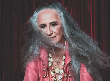 Imagem ilustrativa da imagem Maria Bethânia em grandes versões