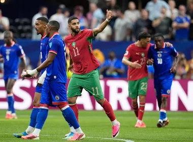 Imagem ilustrativa da imagem Marrocos vira diante do Haiti e avança ao mata-mata da Copa atrás do líder Brasil