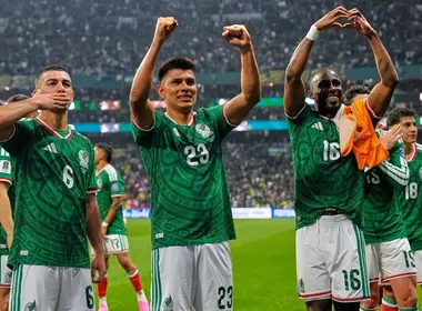 Imagem ilustrativa da imagem México aniquila Equador e vai às oitavas da Copa do Mundo