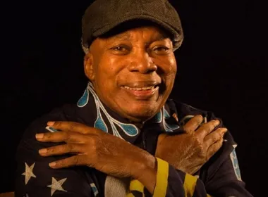 Imagem ilustrativa da imagem Milton Nascimento volta para casa após ser internado para tratar pneumonia
