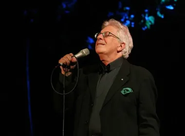 Imagem ilustrativa da imagem Morre cantor e compositor Peppino Di Capri, do sucesso 'Champagne', aos 86 anos