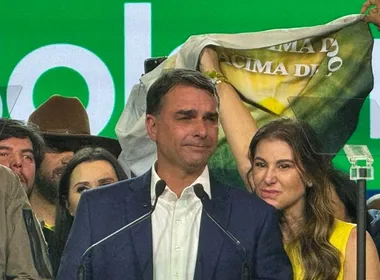 Imagem ilustrativa da imagem PL lança candidatura de Flávio Bolsonaro à Presidência