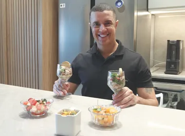 Imagem ilustrativa da imagem Quatro receitas refrescantes de ceviche com frutas