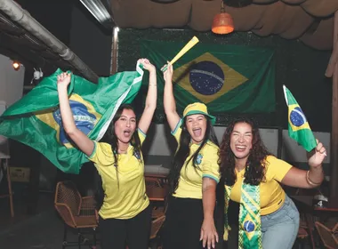 Imagem ilustrativa da imagem Sextou em clima de torcer pela Seleção Brasileira na Grande Vitória