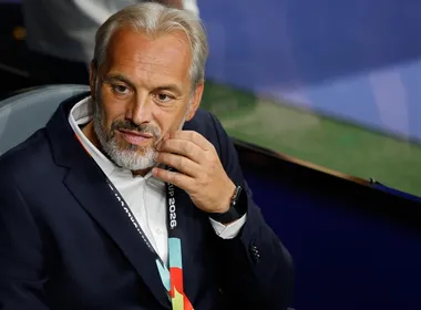 Imagem ilustrativa da imagem Técnico da RD Congo sabe da morte do pai na entrevista coletiva