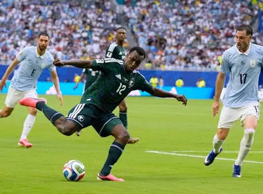 Imagem ilustrativa da imagem Uruguai empata com Arábia Saudita e Grupo H não tem vencedor na 1ª rodada da Copa