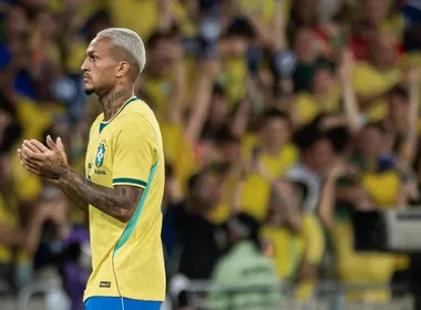 Imagem ilustrativa da imagem Wesley sai de campo chorando e amplia crise na lateral do Brasil