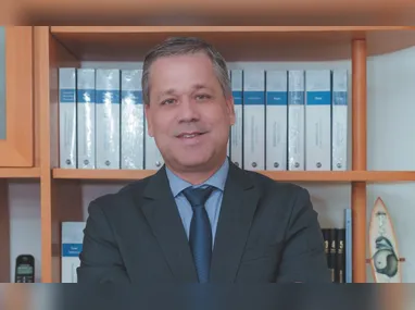 João Gualberto é Professor Emérito da Universidade Federal do Espírito Santo (Ufes) e Doutor em Ciências Sociais e Coordenador de Conteúdo da Exposição 190 Caminhos da Cidadania