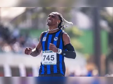 O brasileiro de 30 anos começou bem, fechando na frente a primeira parcial.