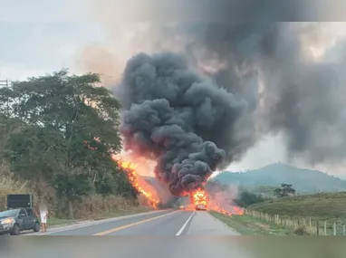 Imagem ilustrativa da imagem BR-101 é totalmente liberada após incêndio que destruiu carros elétricos no ES