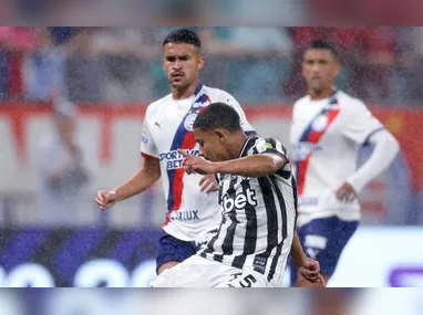 Jogadores do Botafogo treinam e não se envolvem na crise do clube