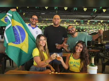 Imagem ilustrativa da imagem Bares abrem mais cedo para a festa da torcida de Brasil x Noruega