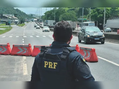 Magda, aos 20 anos, com o filho Matheus, que teve morte encefálica