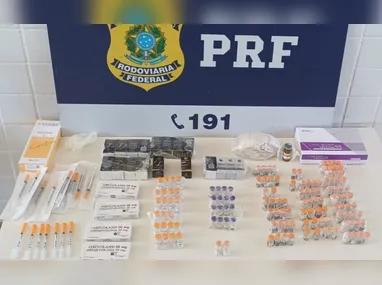 Polícia Militar foi ao endereço à procura de foragido, que não foi localizado; material foi entregue à FICCO