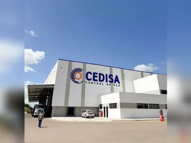 Data centers concentram investimentos das empresas de tecnologia em IA, movimento que ocorre em paralelo ao avanço das demissões e da automação