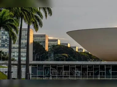 Imagem ilustrativa da imagem Congresso se aproxima do recesso sem votar PEC 6x1 e PL da Misoginia