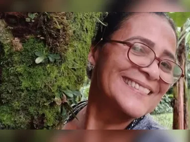 Avião de pequeno porte caiu na manhã deste sábado (18)