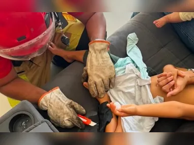 Homem foi detido e amarrado por populares